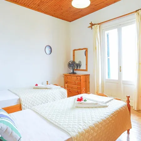 Semesterbostad Agathi House *